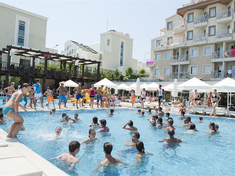 Diamond Beach Hotel & Spa Side Exterior photo